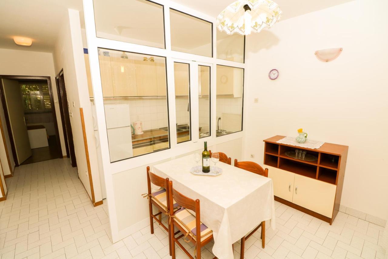 Apartments Magasic With Terrace 바슈카 외부 사진
